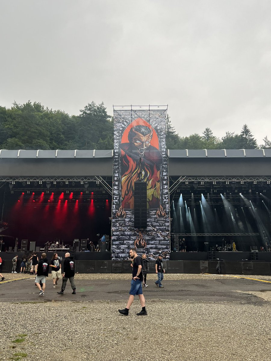 ozimouu's tweet image. Öncelikle kaleler diyarı rasnovdan selamlar… #rockstadt