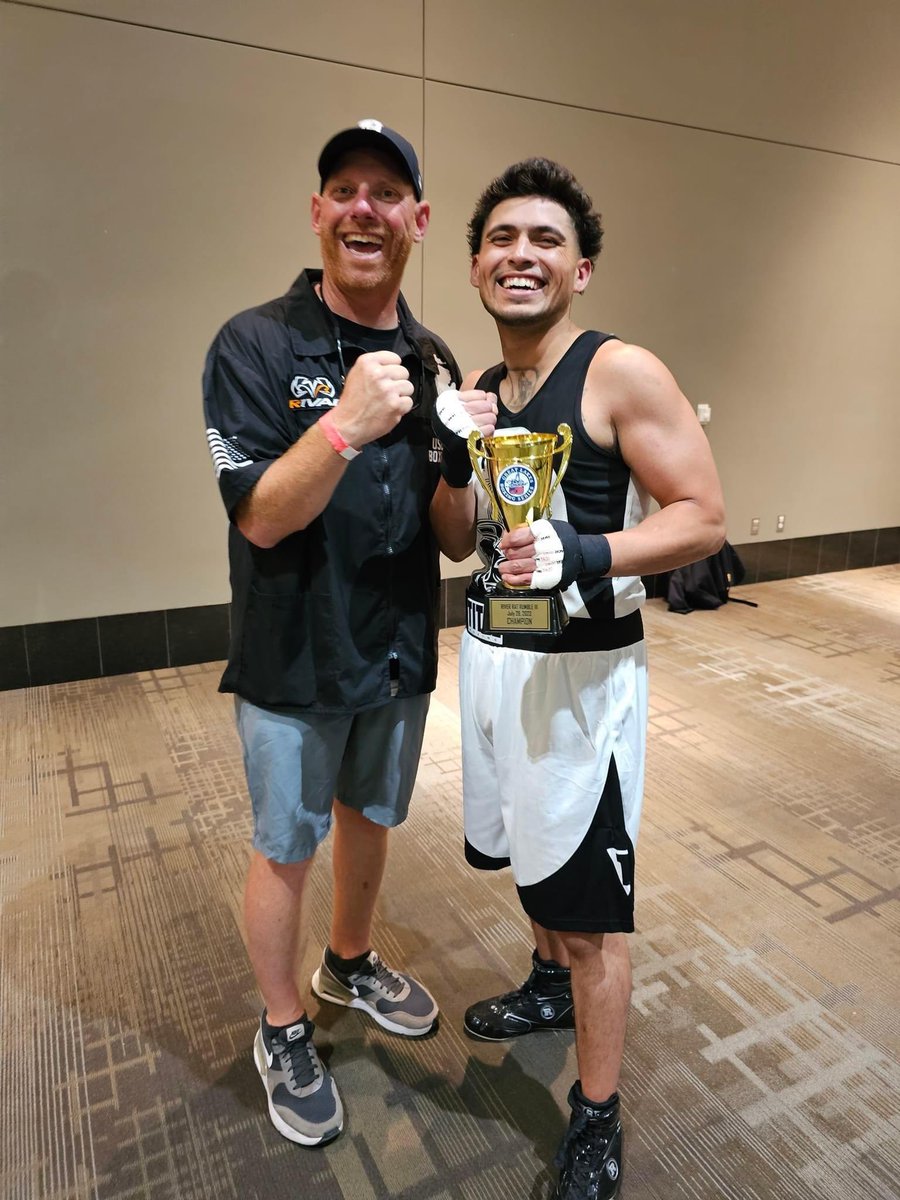 eli_paquette's tweet photo. Had a great night of fights on Saturday. Our team went 1 for 1. We stay ready, so we don’t have to get ready. Back in the ring in 3 weeks with the team!🥊 https://t.co/Q0vlpYAhFu