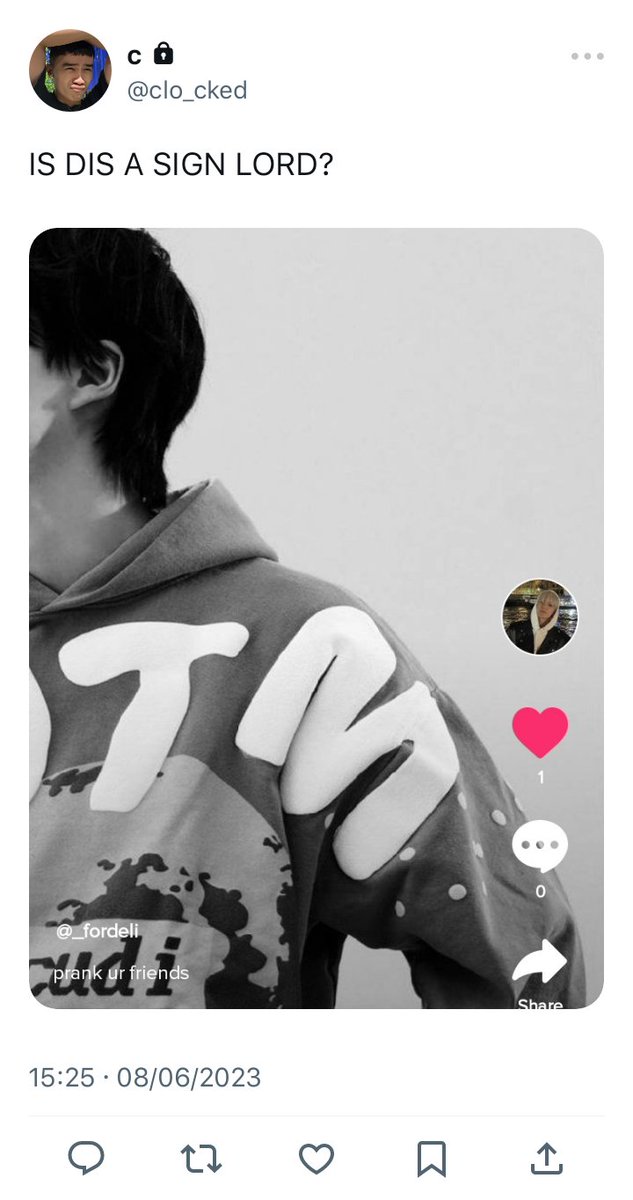miaorites's tweet photo. prank ur friends
a #jenrina mini filo au

wherein cloi (karina) did the 'prank ur friends using my photos' trend in tiktok, pero ika nga nila, the world is small https://t.co/nVD1dnDIUK
