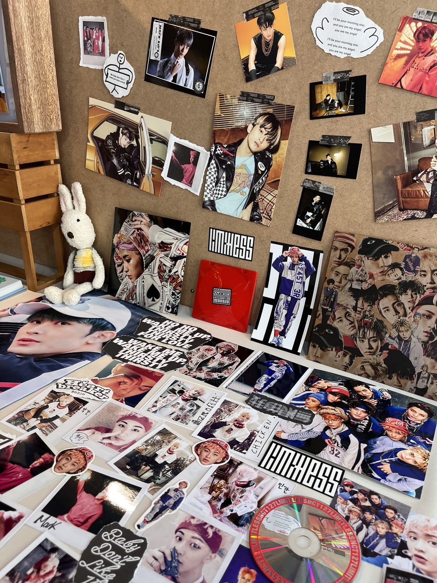 qawsedr05752822's tweet photo. 📍𝐜𝐚𝐟𝐞 𝐦𝐨𝐫𝐢
카페에 귀여운 마크가 한가득!! 애기 마크 사진 많아서 귀여웠구 데뷔 초부터 지금까지 마크의 성장기를 볼 수 있어서 좋았어요🌱🐯

#Oh_baby_its_YoU
#시즈니에겐_마크_네가_필요해 https://t.co/pX0b6sp3Nz