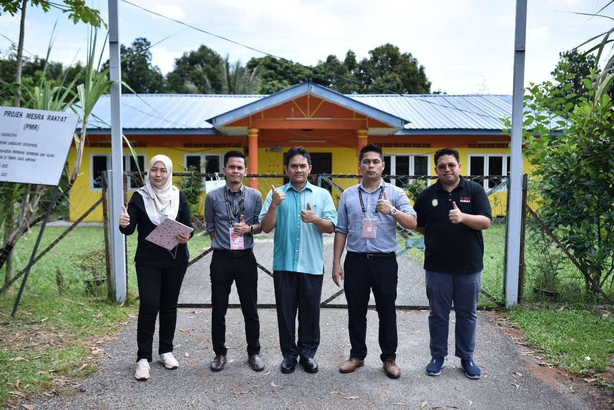 mp_ampangjaya's tweet image. Turut serta En. Khairulazmi bin Abd Rahman, Pen. Peg. Pengurus (ARO) Dun dan Undi awal N.22 teratai dalam sesi ini bagi memastikan persediaan dan hari buang undi berlangsung dengan jayanya.

#SPR15 #N22 #Teratai