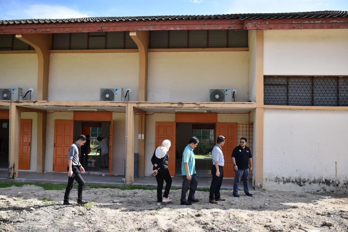 mp_ampangjaya's tweet image. 2 Ogos 2023 (11.00 pagi) ~ Lawatan En. Ahmad Alhairi bin Mohamed Yusuf, Pegawai Pengurus (RO) N.22 ke Pusat Pejumlahan Undi dan Pusat Daerah Mengundi N.22 Teratai.

#SPR15 #N22 #Teratai