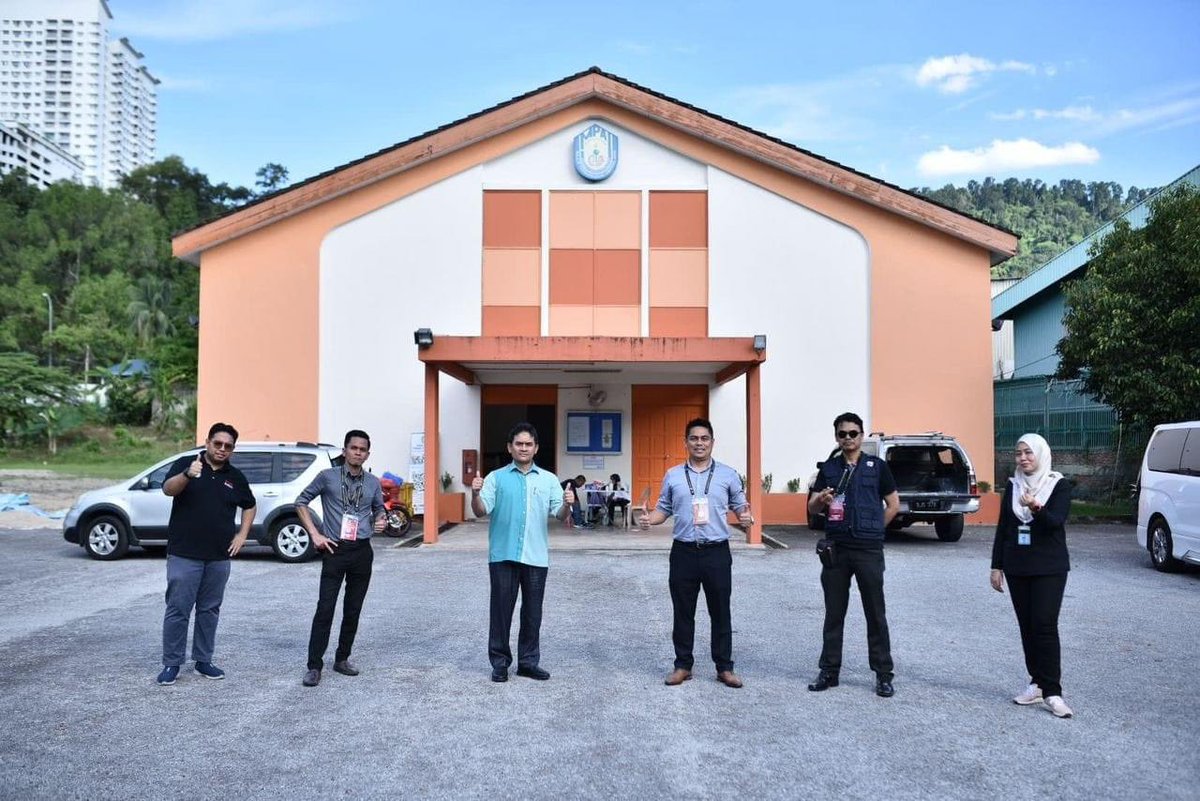 mp_ampangjaya's tweet image. 2 Ogos 2023 (11.00 pagi) ~ Lawatan En. Ahmad Alhairi bin Mohamed Yusuf, Pegawai Pengurus (RO) N.22 ke Pusat Pejumlahan Undi dan Pusat Daerah Mengundi N.22 Teratai.

#SPR15 #N22 #Teratai