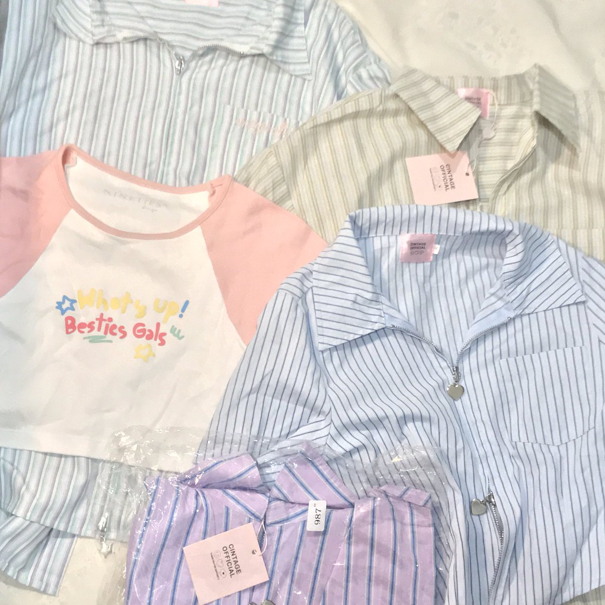 applepaperr's tweet photo. 🍎 ˖ ࣪  lot.45 𖥔 ࣪ 🧸
โล๊ะเสื้อผ้ามือสองน่ารักๆ งานไอจี ครอป กระโปรง กางเกงผ้า  cintage cookie bear มีมากกว่าในรูป 🏠
🚎 กดรีลด 5 บาท 🧃
 ลงในทวิตวันศุกร์ เวลา 18:00 น. 🧀
#ส่งต่อ #ส่งต่อเสื้อผ้า #เสื้อผ้ามือสอง #ส่งต่อเสื้อผ้ามือสอง #โล๊ะตู้เสื้อผ้า #เสื้อผ้ามือสองสภาพดี https://t.co/UlX6VY2JyE