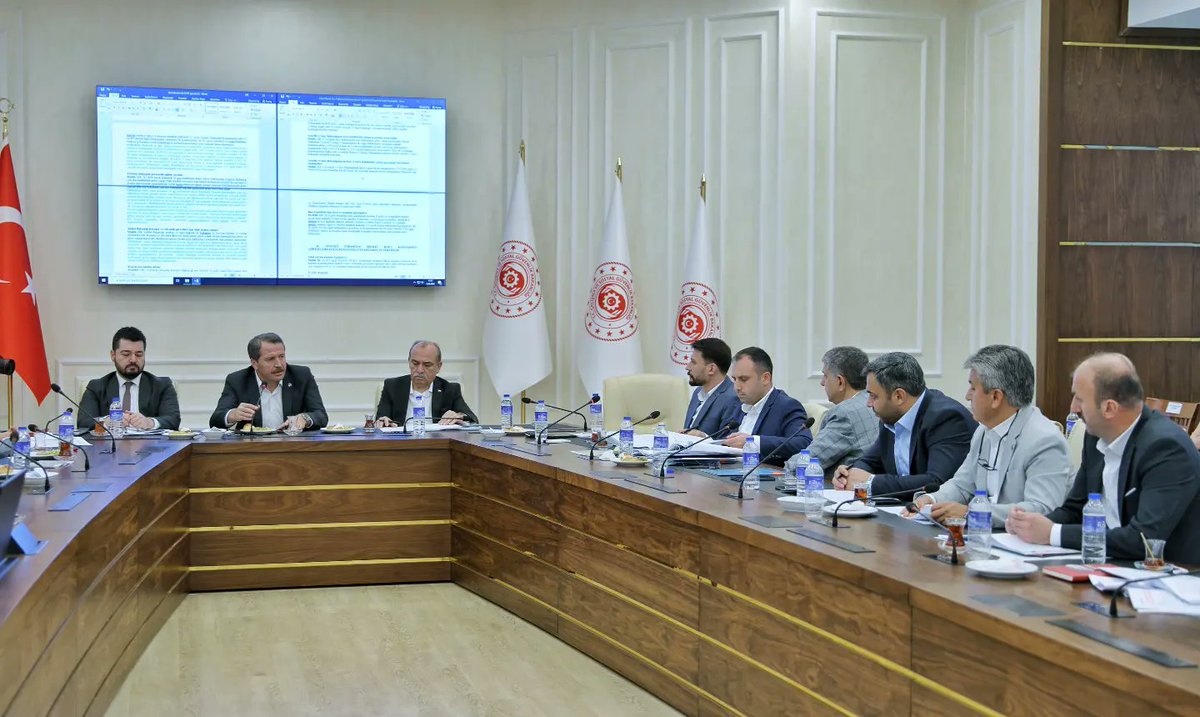 BuroMemurSen_'s tweet photo. Genel Yetkili Sendika olarak katıldığımız 7. Dönem Toplu Sözleşme görüşmelerine teklif ettiğimiz 135 maddenin tasnifi ile devam edildi.

Maddelerin müzakeresine 12 Ağustos 2023 günü yapılacak toplantıda başlanacaktır.

Görüşmelerin Büro Hizmet Hizmet Kolunda çalışan tüm kamu personeline ve üyelerimize hayırlı olmasını diliyoruz.