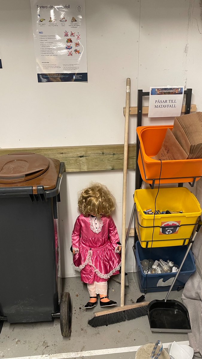 Aged about 20 years taking out the recycling today. Definitely moving this around to a different position each time I visit the garbage room from now on, just to traumatize the neighbors.