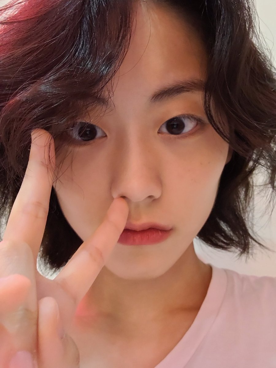 김밥 사서 집에 가는 중🍚
#루아🌈