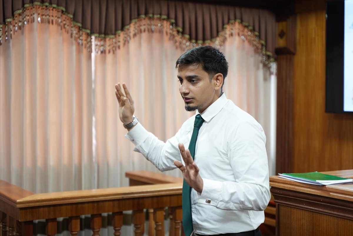 VillaCollegeMv's tweet photo. Our first Demo Class was held at the Villa College, Moot Court today.

This session was conducted by Amish Abdulla, Lecturer at the Faculty of Shariah & Law of Villa College.

Participants were able to experience one of our Law Class involving intricacies of Constitutional Legal setup through practical mooting exercises where students represented the plaintiffs and the defendant sides.
#vcdemoclass #studyatvc