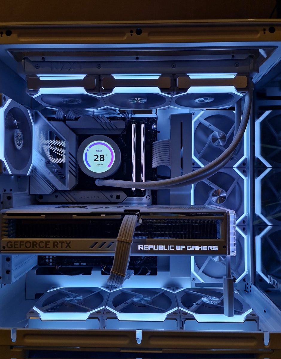 BannedPC's tweet photo. 🚫 #BannedPC 020 🚫

CPU: i9 13900K
COOLER: NZXT Kraken Z73
MOBO: ASUS ROG Z790-A
RAM: G.SKILL Trident Z5 32GB 6400 C32
SSD: SN850X-2TB
GPU: ASUS RTX 4090 ROG STRIX OCWhite
PSU: TT GF3 1200W GOLD+CableMod
CASE: NZXT H9 Elite+SL120 V2

20,000﷼

ماشاءالله https://t.co/JgegptBDBQ