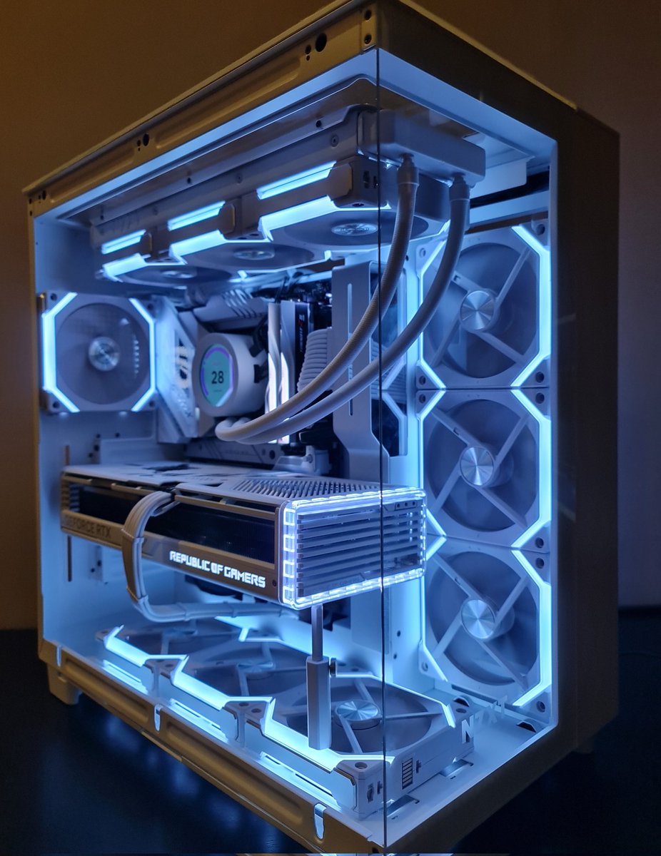 BannedPC's tweet photo. 🚫 #BannedPC 020 🚫

CPU: i9 13900K
COOLER: NZXT Kraken Z73
MOBO: ASUS ROG Z790-A
RAM: G.SKILL Trident Z5 32GB 6400 C32
SSD: SN850X-2TB
GPU: ASUS RTX 4090 ROG STRIX OCWhite
PSU: TT GF3 1200W GOLD+CableMod
CASE: NZXT H9 Elite+SL120 V2

20,000﷼

ماشاءالله https://t.co/JgegptBDBQ