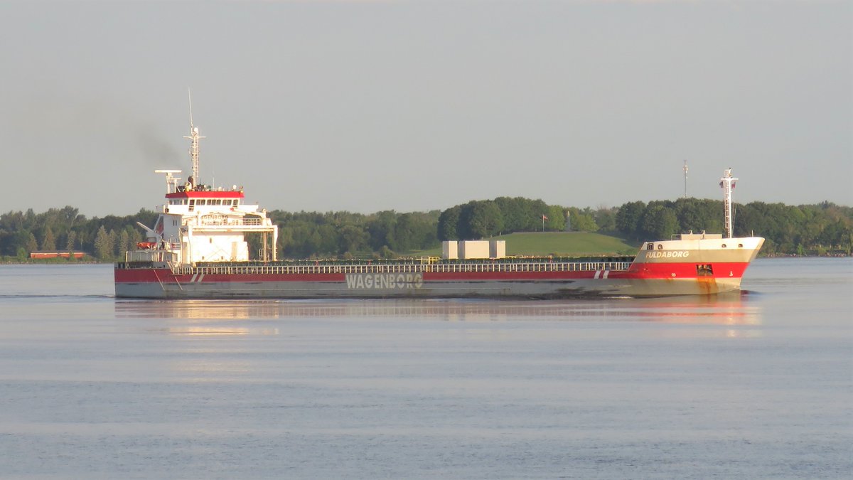 FULDABORG 🇳🇱 down the hazy St. Lawrence River near Crysler Farm on the way to Aveiro, Portugal 02-August-2023 #wagenborg