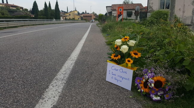 E' stato investito e ucciso un ragazzino di 13 anni che per tornare a casa doveva camminare qui: Siamo certi che la responsabilità della sua morte sia da attribuire soltanto a chi lo ha investito? #stragequotidiana
