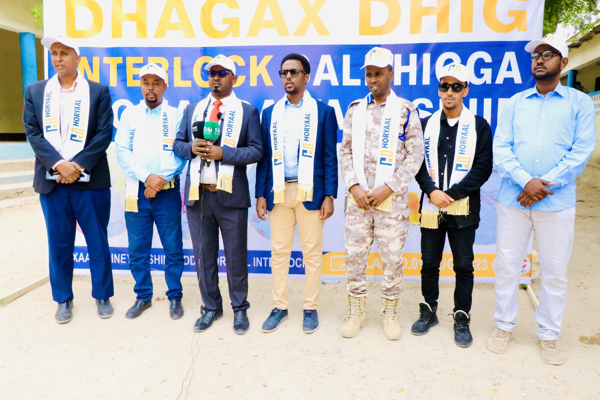 horyalinterlock's tweet photo. Waxaan Maanta Dhagax dhignay Saldhiga Degmada Yaaqshiid  .
Munaasabadda dhagax dhiga waxaa kasoo Qeybkalay Gudoomiye Degmada , Taliyaha saldhiga  ,siyaasi yaasiin maaxi iyo Maamulka shirkada Horyaal Interlock. https://t.co/8vaNBp3l6A