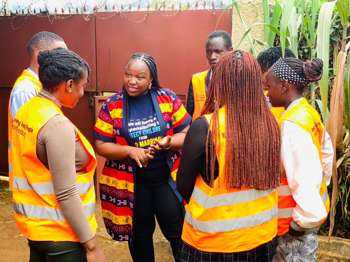mariamssali5's tweet photo. We appreciate you @nankunda20
For sharing powerfulinformation about #ChildMarriage and how we as students can contribute towards ending this problem: Our lives won't remain the same:
@touch_uganda @RaisingTeensUg1  @DKamwine @MercyNkakara #EndChildMarriage @GNB_Uganda https://t.co/SKKwKh4yrV