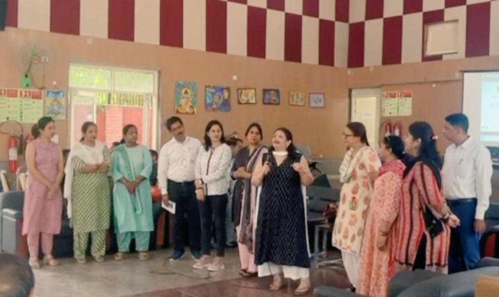 MeenakshiMalha2's tweet image. Objectives of #LearningImprovementCycle 3 during @TDCProgram:
✅ #ManagingTime Effectively 
✅Utilise Innovative #Facilitation techniques
✅Integrating #BrighterMinds activities in #ClassroomRoutines 

Gratitude 💐💐
@Dir_Education @SCERT2021 
@karkardoomadiet @STIReducation