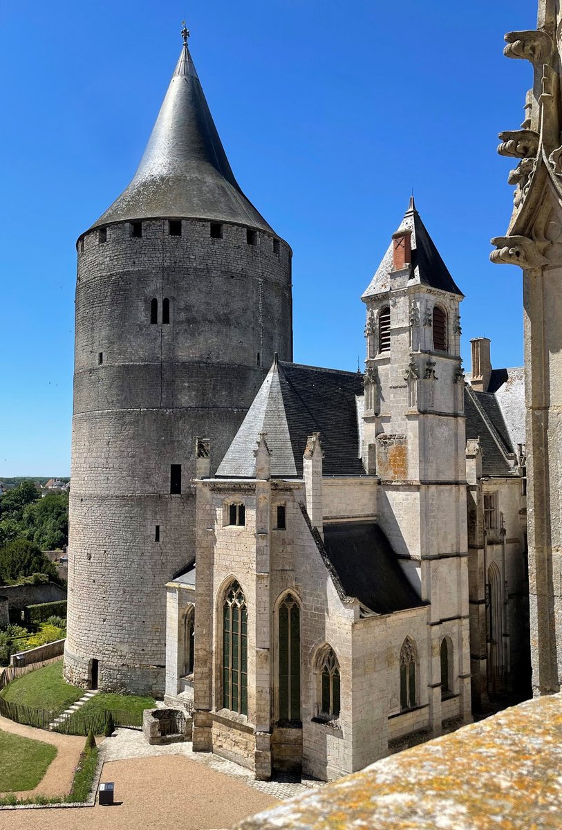 LesMonumentsNat's tweet photo. Vous partez en vacances dans le Val de Loire ? 🏰
Voici trois idées de châteaux à visiter pour sortir des sentiers battus : #Châteaudun, #Talcy et #FougèresSurBièvre ! 
Les connaissez-vous déjà ?
👉https://t.co/MBLibWareE
👉https://t.co/qfgoJ7CUN9
👉https://t.co/3qKYm4Qah1 https://t.co/IqiSSKfUhh