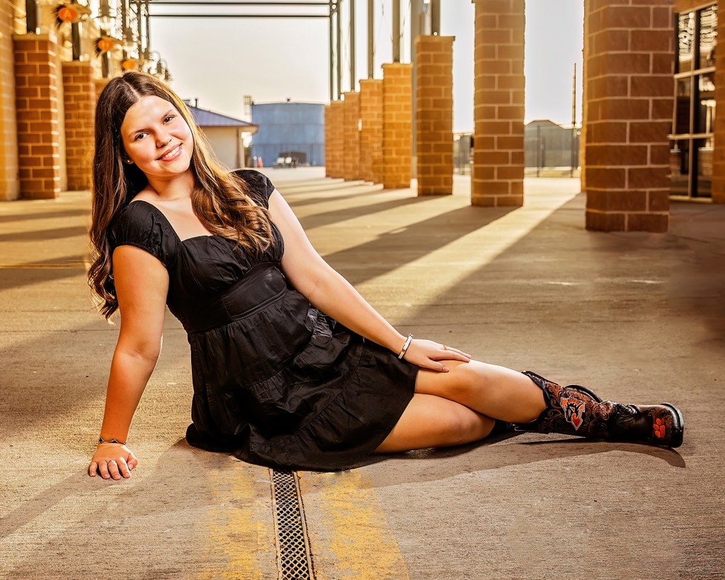 kristinmmoments's tweet image. Kate always brings sunshine on a cloudy day!🌤️
⁠
#Aledo #AledoPhotographer #AledoProgram #trainer #FWCamera #Sportraits #SportsPhotos #CanonUSA #Profoto