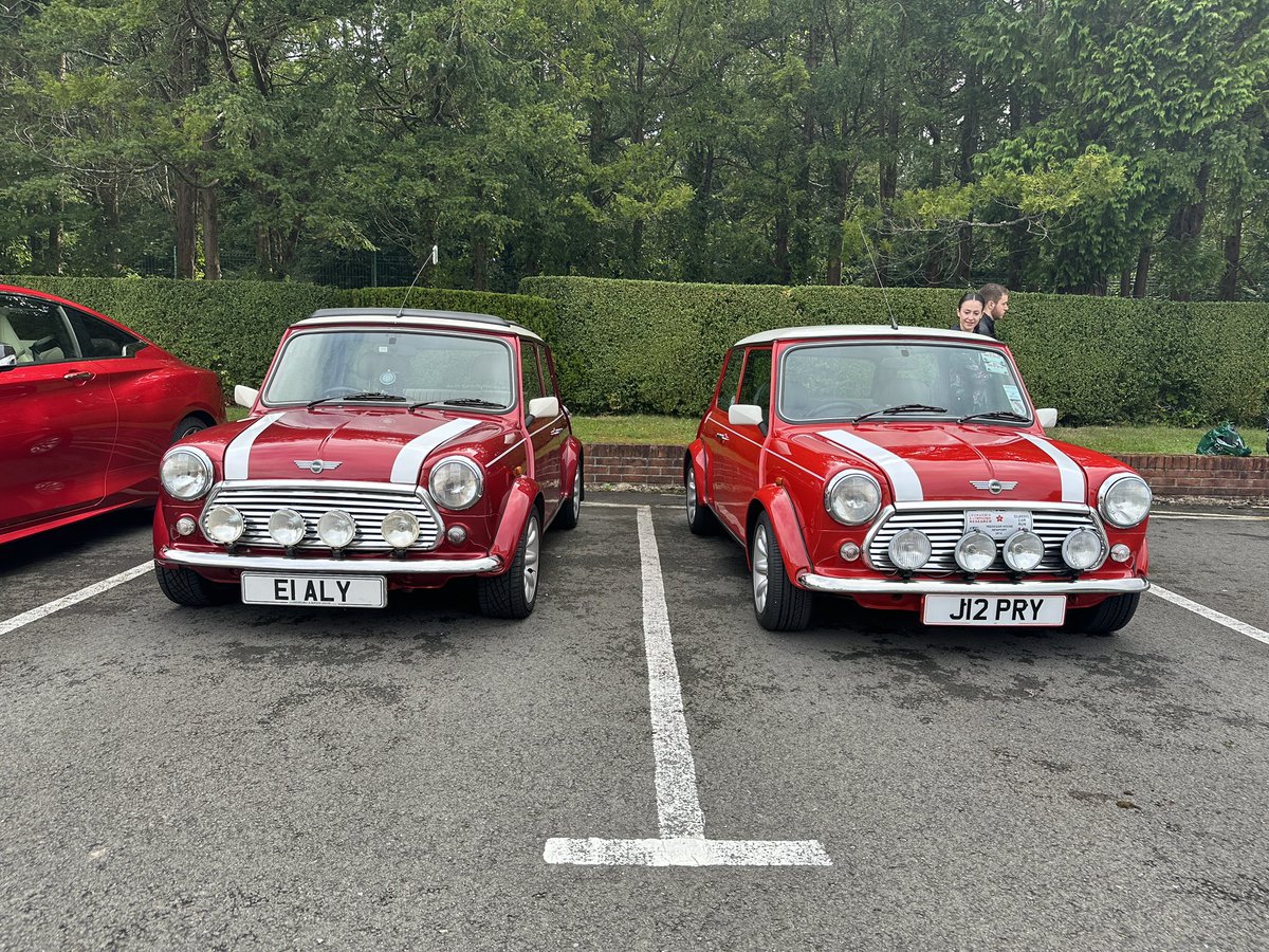 SunnysideMeet's tweet photo. @paulfrost_me No sorry not from pictures we took, only this one of the two older mini’s together. May be worth asking on the facebook group though https://t.co/vtrRzyRLVx