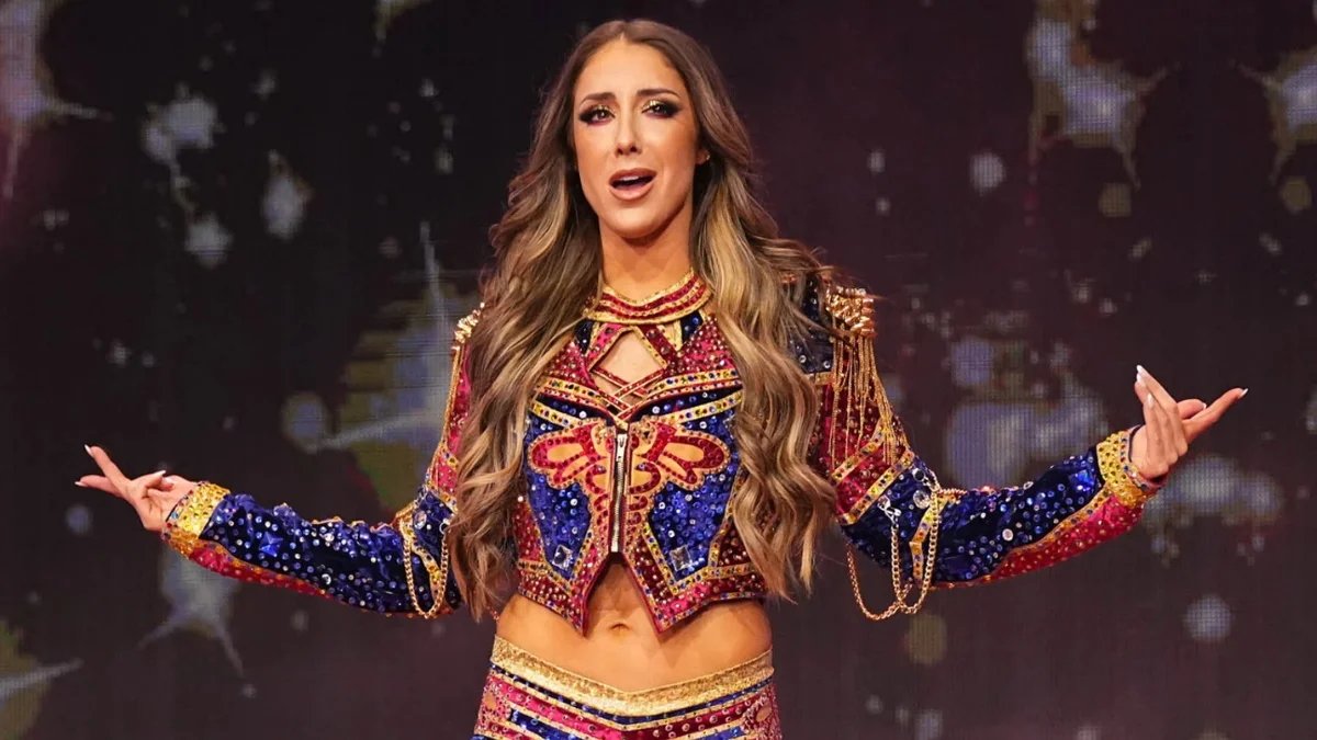 WrestleTalk_TV's tweet photo. #AEW star Britt Baker has revealed she's taken a 'step back' from her dentistry career and explained her reason for doing so:

https://t.co/wpuQIOIub6 https://t.co/h147VruuUr