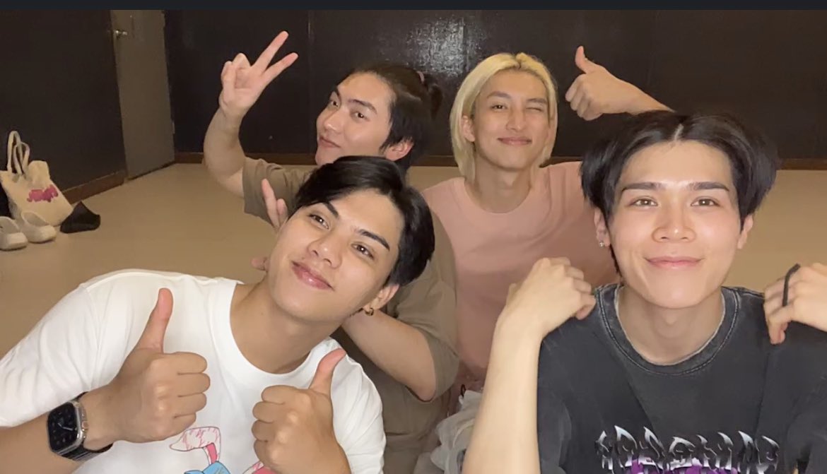 BossC_Official's tweet photo. มาแว้วววววว 🫶🫶🫶

#Bosschaikamon #ShawtyBoss #BoNoh #BossCKM #LoveInTheAir https://t.co/7R2PlA6WgB