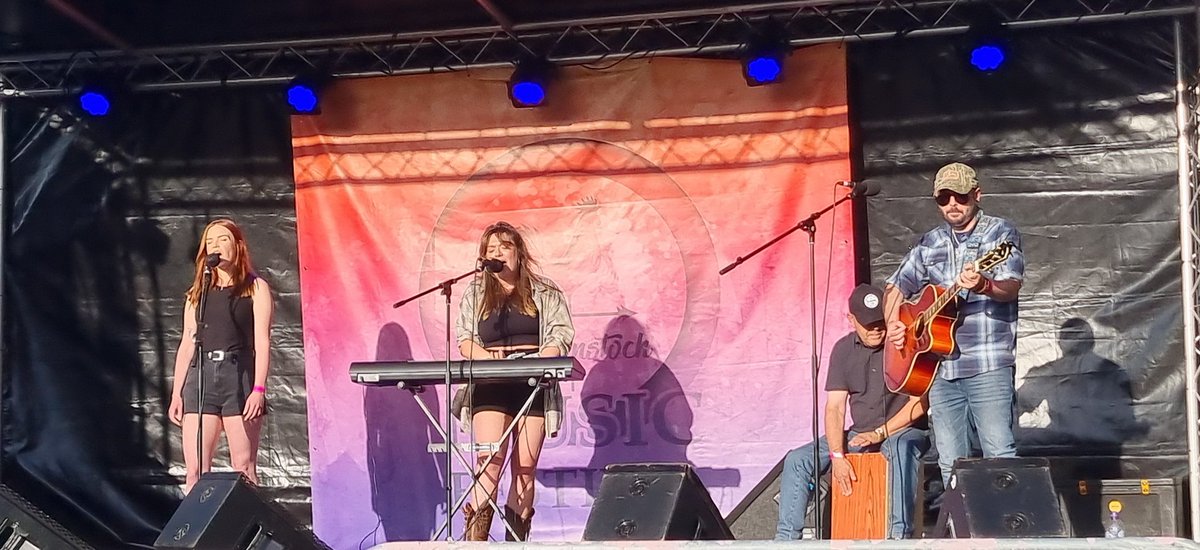 Had a great time performing at <a href="/chickenstockuk/">Chickenstock Festival</a> Saturday! Lots of fun &amp; an awesome audience 🐔😀🎤🎶💜 

#chickenstockfestival #chickenstock #musicfestival #music #singersongwriter #livemusic #abiorfila #musicians
