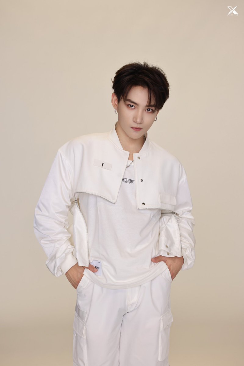 LiXinyiTH's tweet photo. 2023.08.02 Studio Weibo Update 

#หลี่ซินอี #LiXinyi #RexLi #李鑫一 https://t.co/uSXAwx4gua