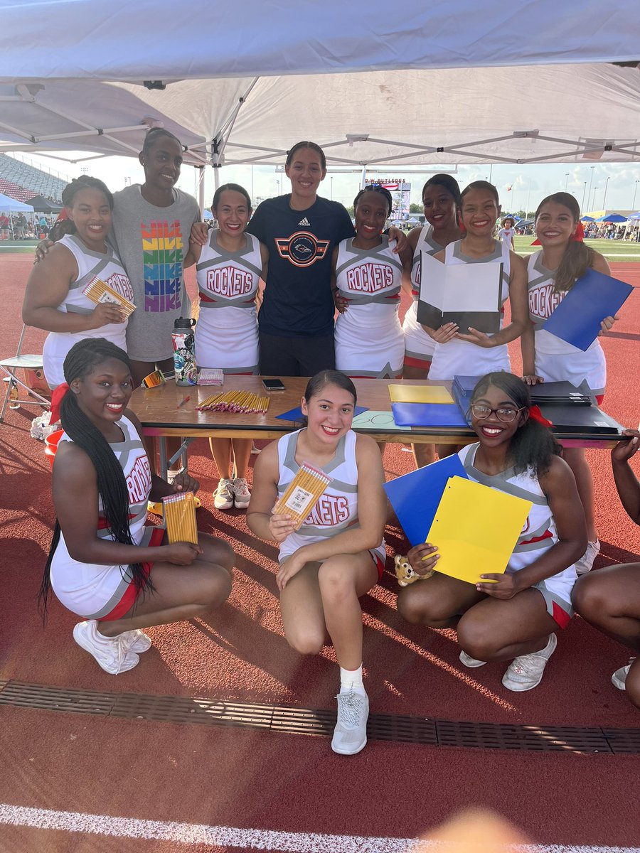 2TenDevelopment's tweet photo. We would like to thank @JudsonISD for welcoming us to their annual Block Party. @kookookyra_ had an amazing time returning home and giving back to the community that helped raise her! https://t.co/UmxFhPUIqS