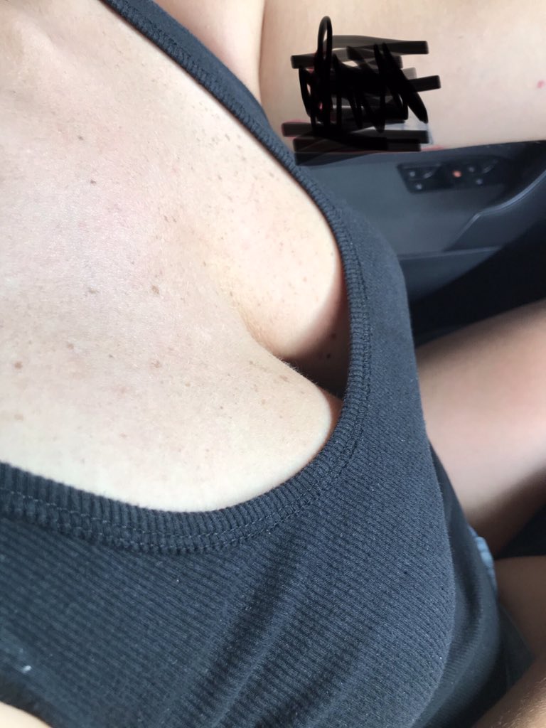 ambralive's tweet photo. È passato un po’ di tempo ma ho ancora la voglia di sempre...
Che ne dici ...? 
Vado bene .... perché mi piacerebbe dare di più....kiss https://t.co/dKZCZhFX1y