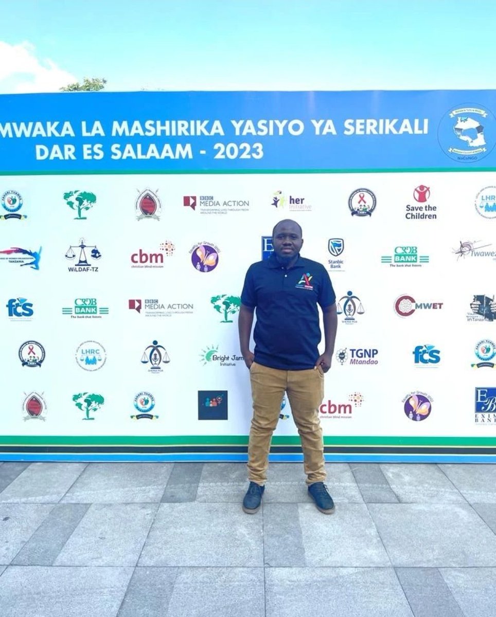 ArdentYouths's tweet photo. Ardent Youths Organization iliwakilishwa na ndugu Zephania Mwaifuge, ambaye ni Mhazini wa Taasisi yetu katika jukwaa la mashirika yasiyo ya kiserikali lililofanyika ukumbi wa Maktaba Mpya Chuo Kikuu cha Dar es Salaam.
#ArdentYouths #Tanzania #NaCONGO #NGOs #Youths https://t.co/fVySoJ1jQk