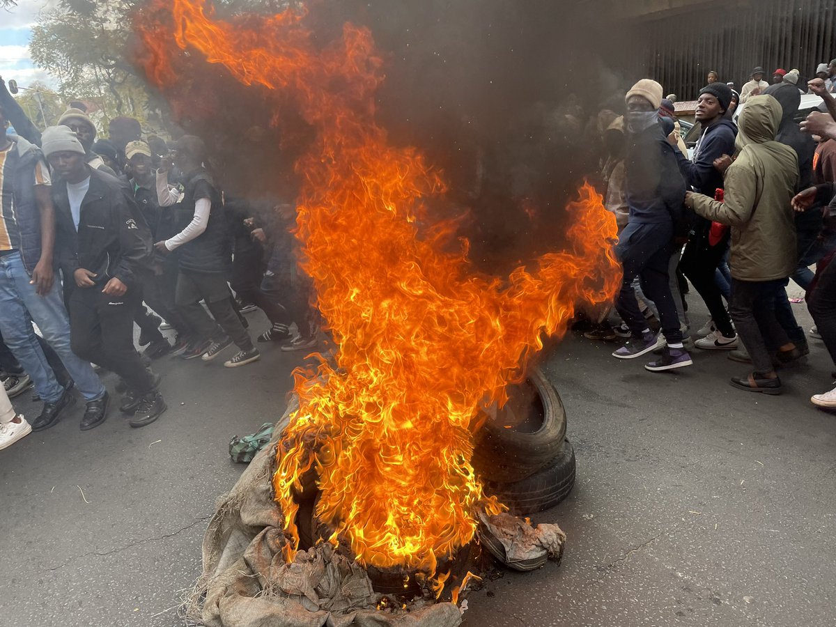 CliffordChuene's tweet photo. Blade NziMande we told you this will happen 
The DHET is now under attack by students 
Let’s hope you stop it since you failed to stop direct payments 

#NSFASMustFall https://t.co/FWabI7YL7E