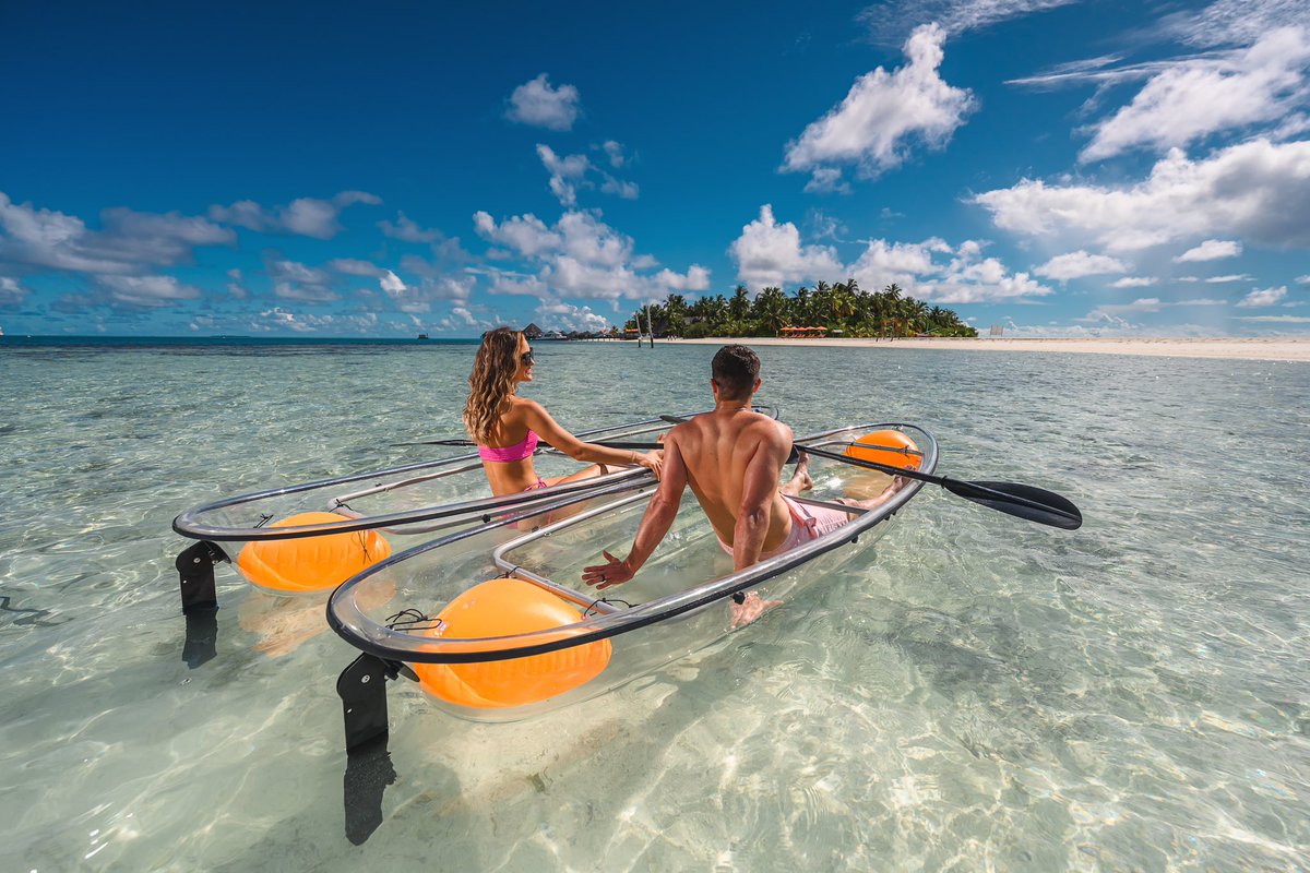 Dive into a kaleidoscope of marine life, all from the comfort of our clear kayaks. 🚣‍♀️

#sunsiyam #vilureef #maldives #clearkayaks