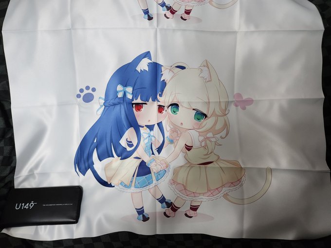 イベント用に作った、ゆきこずテーブルクロス届いてた!印刷きれい!(U149財布はサイズ比較用) 