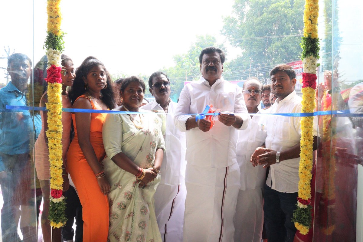 innokaiz_india's tweet photo. i-SHOP Home Appliances 3rd Showroom Grandly Inaugurated &amp; Ribbon-Cut 🎀 #Thirumazhisai by Honorable Member of legislative Assembly Poonamallee Thiru. @office_krishna sir 🙏💐💐🥀🌷🪷and many familiar politicians. https://t.co/3PUBLJNLqu