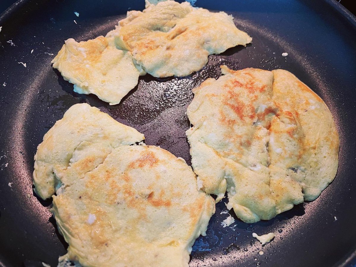 risa_lou's tweet photo. Banana egg pancakes https://t.co/nOOdOKRGnV