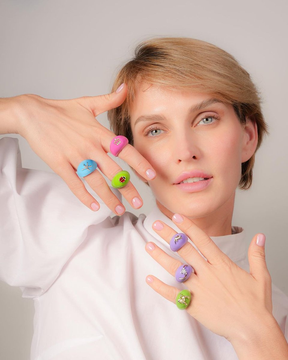 The wait is over! Introducing Jewelivery's new dazzling Collection✨ Get Ready to Shine &amp; Slay in Style #WildbyJewelivery

انتهى وقت الإنتظار! نقدم لكم مجموعة جويليفري المبهرة الجديدة. استعدي للتألق✨