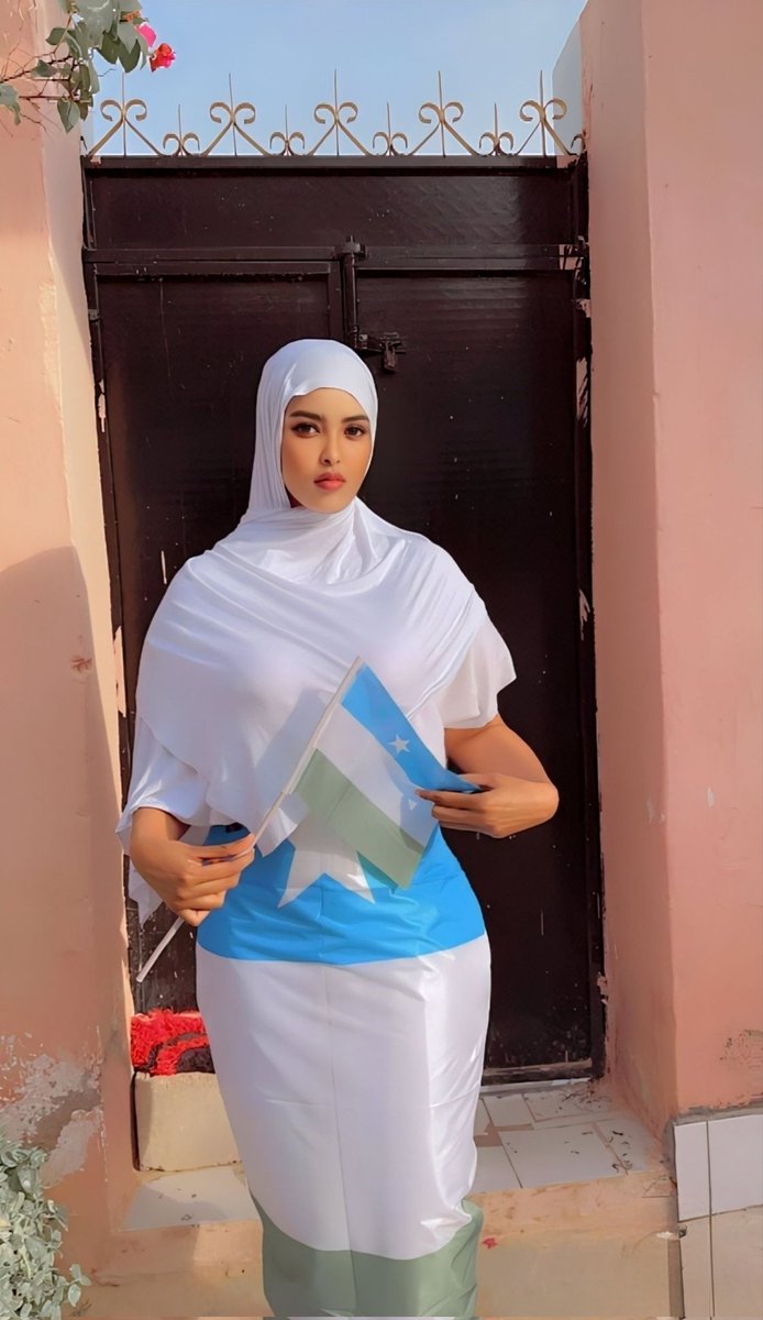 Fatimarose02's tweet photo. #hijabmesum #hijabsange #hijab #Somalia https://t.co/KX6e63p3zY