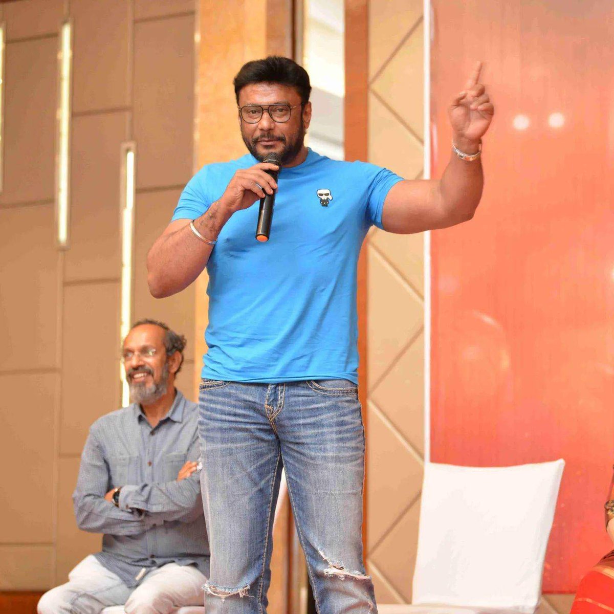 D_Boss80555's tweet photo. @ManobalaV @dasadarshan 
#DBoss 
#Kaatera https://t.co/UlXVb3Jurr