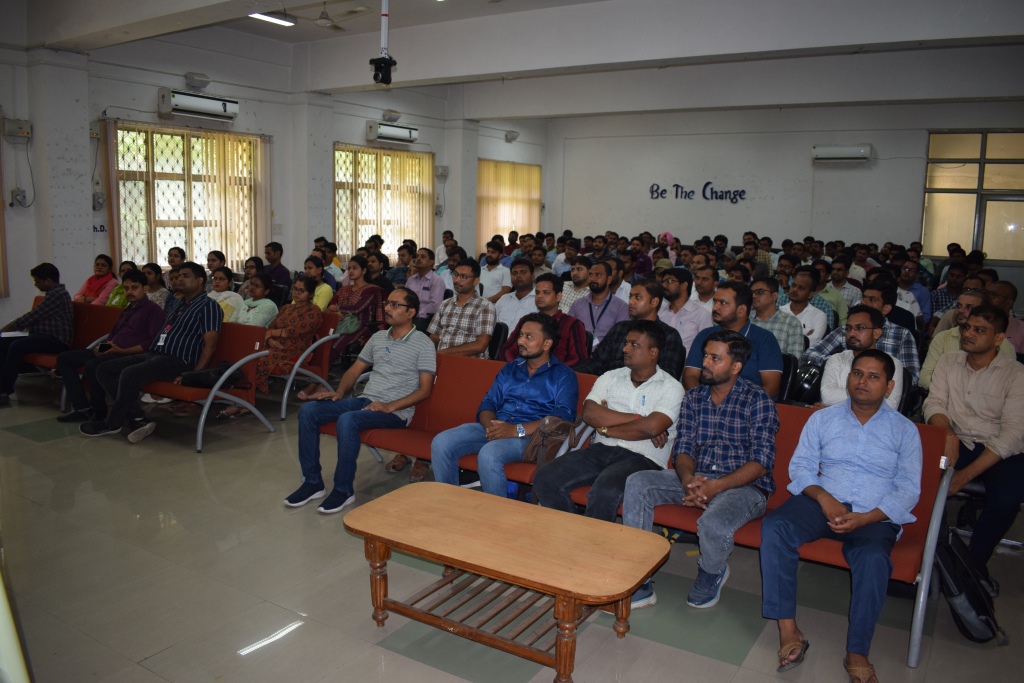 DirectorIM_BHU's tweet photo. Glimpses of DAY-1 Overview Session(ERP) and Group-1 Batch of Staff Development Initiative: ERP Module held at IM-BHU. Empowering staffs with cutting-edge skills and knowledge.#BHU #IMBHU #StaffDevelopment #ERPModule https://t.co/OAbYv1GRg8