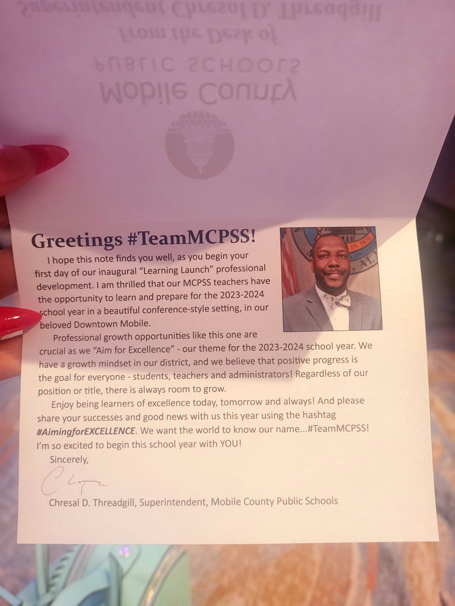 Love it when a Superintendent  remembers to do the small things that can make a HUGE difference! Well done <a href="/ThreadgillMCPSS/">Chresal Threadgill</a> ! Way to start your leaders &amp; teachers day <a href="/MobilePublicSch/">MobilePublicSchools</a>! 🙌🏾💪🏾👏🏾👏🏾👏🏾📚❤️ #greatthingshappeninghere #rememberthesmallthings #welcomeback