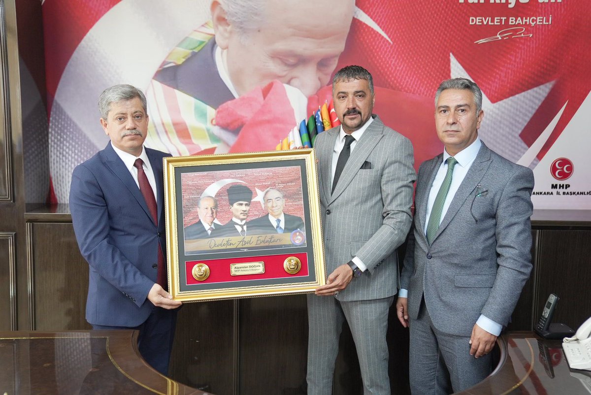 TurkavGenMrk's tweet photo. Genel Başkanımız Ebubekir Korkmaz; genel merkez yöneticilerimiz, Ankara Şube Başkanımız Recep Halil Ferah ve yönetimi ile birlikte MHP Ankara İl Başkanı Alparslan Doğan’a hayırlı olsun ziyaretinde bulundular. Alparslan başkanımıza görevinde üstün başarılar dileriz. https://t.co/lTwXadD2F3