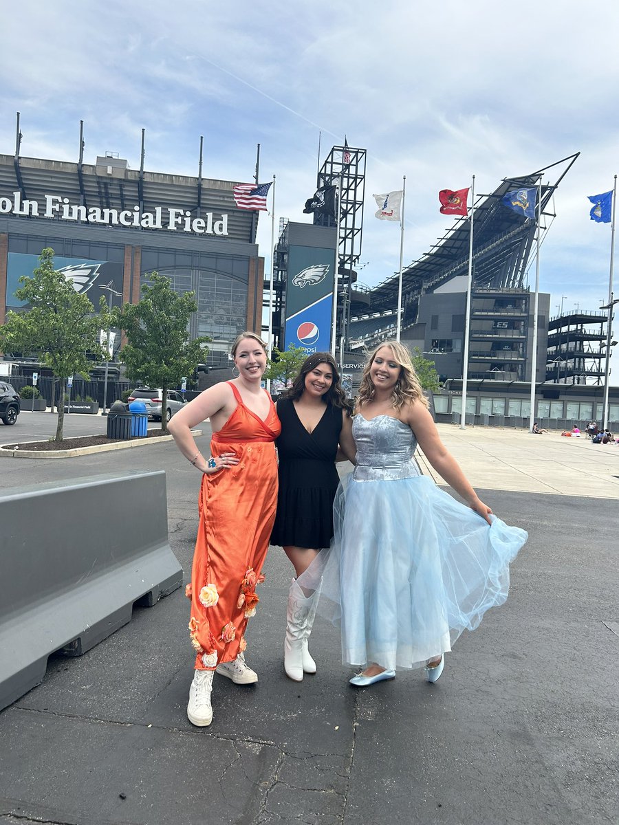 Meganchasehatch's tweet photo. @soitgoesjustine If you want, I’m selling my our song dress, it even has the corset back, and looks so similar to the real one. I wore it to the era’s tour and got so many compliments! https://t.co/W0RLTp8x8b https://t.co/Sx4UK4gUyo