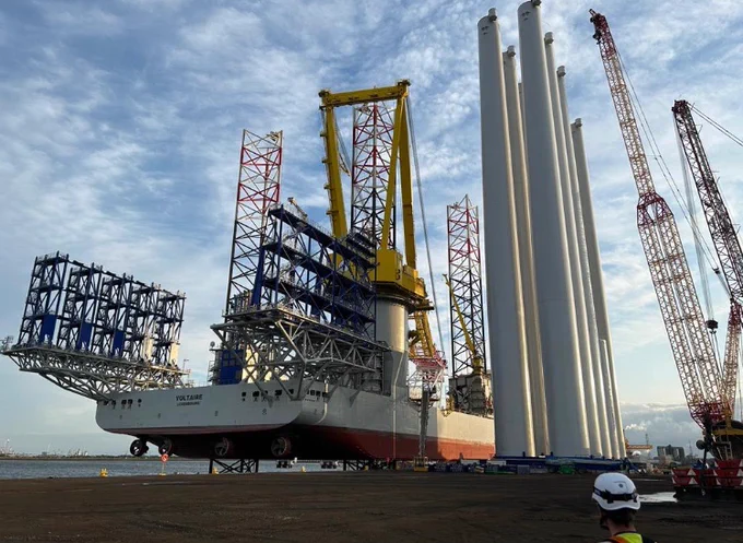 My brother is an electrician who works in offshore wind.

He sent me this photo of the largest turbine installation vessel in the world.

Skilled jobs, good pay, &amp; secure futures.

While fossil fuels shed jobs &amp; destroy the planet, renewables are delivering for the working class.