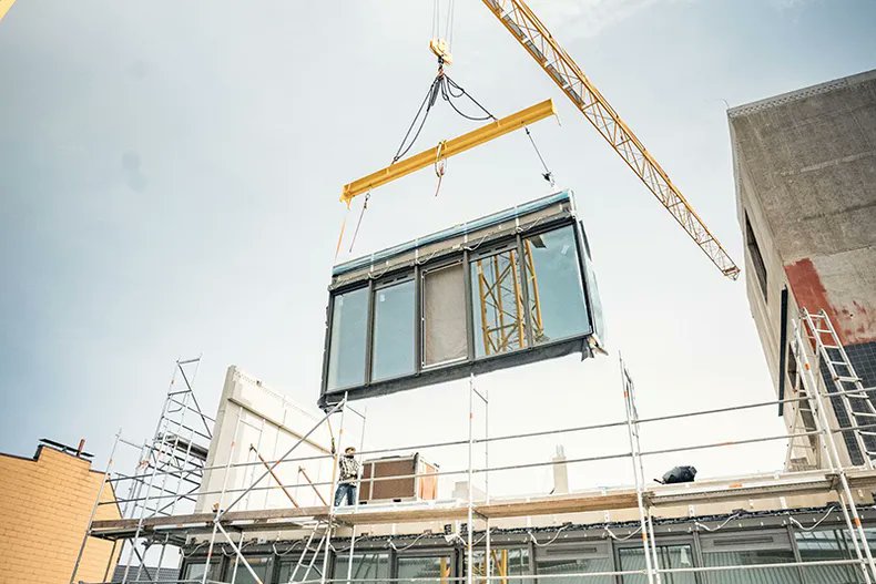 gebaeudehuelle's tweet photo. #FASSADE: Die Bauwirtschaft verfügt über einen großen Hebel in Sachen Ressourceneffizienz und CO2-Reduktion. Konkrete Lösungen für Gebäude,  die diesem Anspruch gerecht werden, präsentiert  Brüninghoff am 25.08.2023 https://t.co/OzLnax9F00
#gbh #gebäudehülle (Foto: © Brüninghoff) https://t.co/11XYbKRDPC