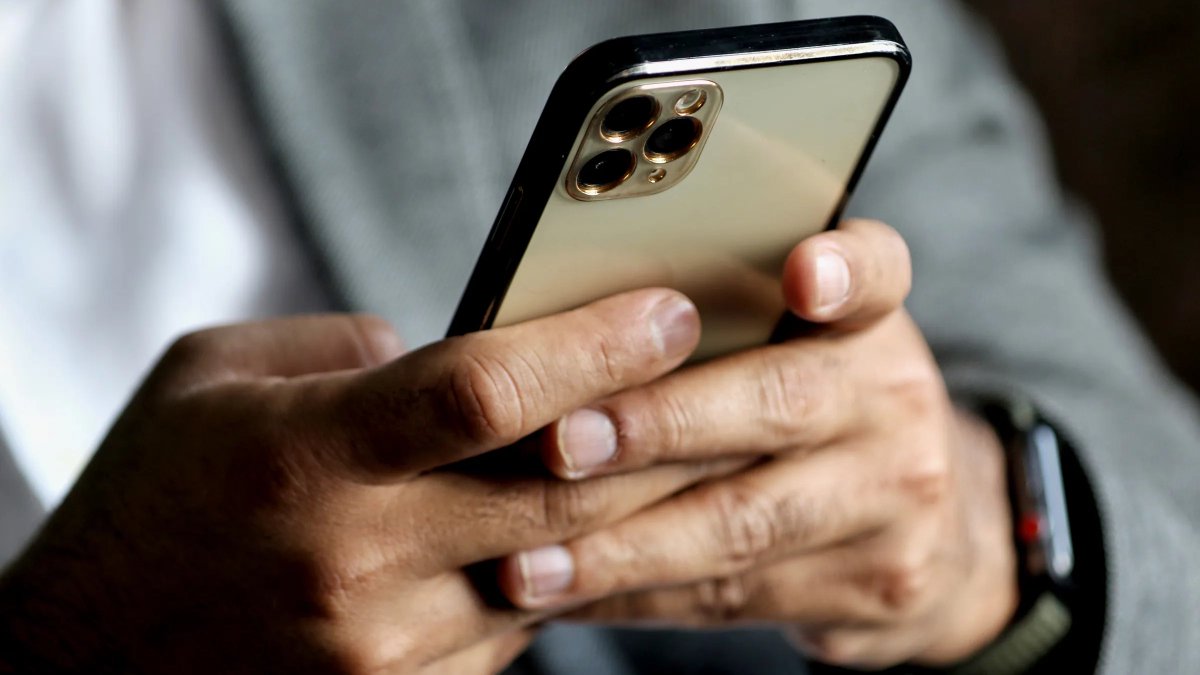 China is proposing to restrict internet access to minors and children to curb internet addiction (via Variety).

Children under eight would have 40 minutes daily, 16-18 year olds two hours daily and internet access via a mobile device would be restricted from 10pm-6am each day.