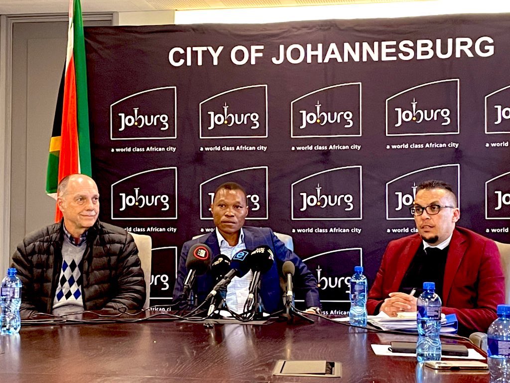 Sli_Masikane's tweet photo. BREAKING #JhbExplosion Brink “methane was the cause of the explosion.”
#eNCA https://t.co/IbDVZ5AUog