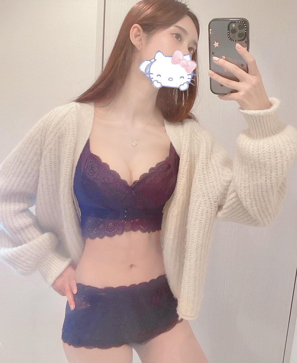 AmiyahLind19815's tweet photo. 最近性欲やばい、、
先月まで定期で会っていた姉活ママ活男子とお別れしたので、新しい #裏アカ男子と繋がりたい です🫶
童貞好きな #裏アカ女子 なので、ブサメンさんも気軽に絡んで欲しいな😌
ラブリツとフォローしてくれたら優先してお返事しますね！
チューとかイチャイチャ好きです✨ https://t.co/CnzyAhzCLQ