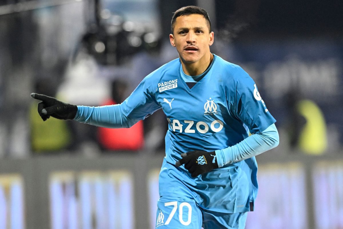 Marquinhos_RJ21's tweet photo. Alexis Sánchez foi oferecido ao Flamengo. O chileno está livre no mercado a procura de um novo clube.

Atacante está com 34 anos e está sendo constantemente oferecido a clubes brasileiros. Porém, o Fla descartou a contratação do atleta + https://t.co/32D7n7I1CC