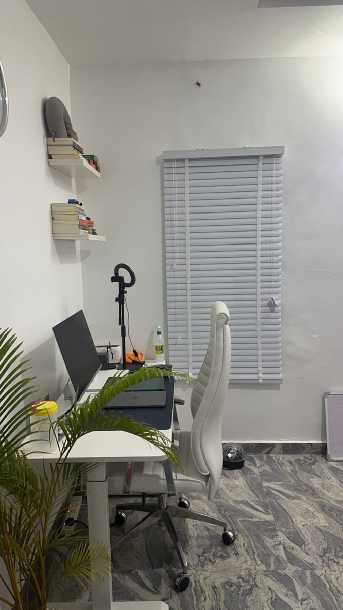 ui_peterr's tweet photo. Just moved into my new space!!!!!! 🥹😭🔥🔥 love it! https://t.co/mNCeRqtmtu