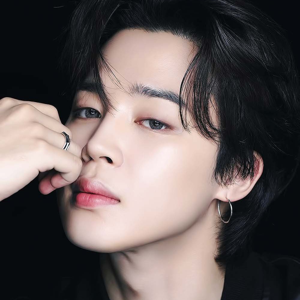 #JIMIN sets 2 new Guinness World Records! 💪💥🏆🏆🌎🐐👑💜
🏆Most streamed track on SoundCloud  (#Promise)
🏆Most streamed track on SoundCloud in 24 hours  (#Promise - 330M plays)
#Jimin now holds 3 Guinness World Records with:
🏆Fastest Solo K-pop Artist to reach 1 Billion