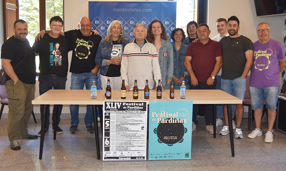 Alfonso Blanco, coordinador de Xermolos e alma de Pardiñas, resalta que nesta feira e festa da música e da arte collen "dende as crianzas ata os avós e avoas" para un festival "froito da colaboración"
praza.gal/cultura/a-fami…